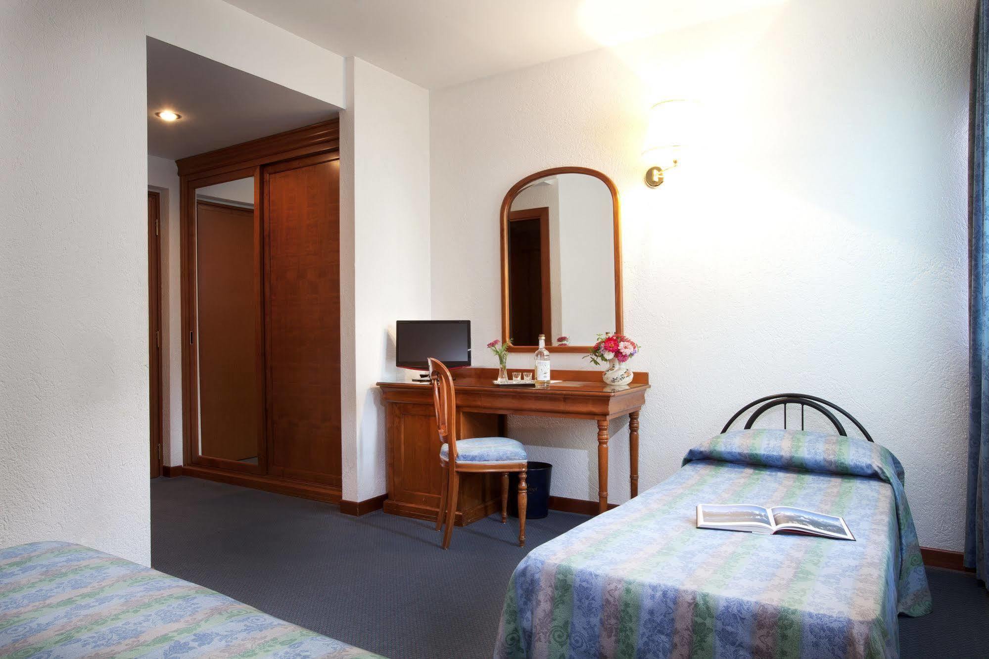 Hotel Diana Jardin Et Spa Pollein Exterior photo